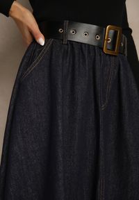 Renee - Granatowa Rozkloszowana Spódnica Jeansowa Midi z Paskiem Wendlla. Okazja: na co dzień. Kolor: niebieski. Materiał: jeans. Styl: klasyczny, casual #3