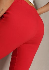 Renee - Czerwone Spodnie Actessa. Okazja: na co dzień. Kolor: czerwony. Materiał: tkanina. Wzór: gładki. Styl: casual #5