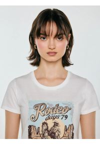 Big-Star - Koszulka damska z linii Authentic z nadrukiem biała Erellsa 100. Okazja: na co dzień. Kolor: biały. Materiał: dzianina, materiał, jeans. Wzór: nadruk. Styl: casual, klasyczny, elegancki #5