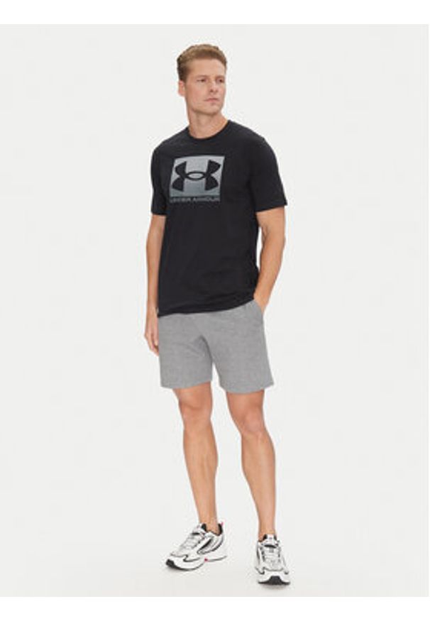 Under Armour Szorty sportowe Rival 1379779 Szary Regular Fit. Kolor: szary. Materiał: bawełna. Styl: sportowy