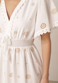Born2be - Beżowa Bawełniana Sukienka Boho Zdobiona Etno Haftem i Chwostami Metona. Okazja: na spacer, na co dzień. Kolor: beżowy. Materiał: bawełna. Wzór: aplikacja, haft. Typ sukienki: proste. Styl: etno, boho #6