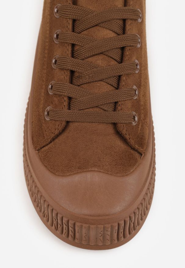 Born2be - Brązowe Trampki z Imitacji Zamszu z Nieregularną Podeszwą ze Żłobieniami Naranatea. Okazja: na co dzień, na randkę. Kolor: brązowy. Materiał: zamsz. Szerokość cholewki: normalna. Styl: casual