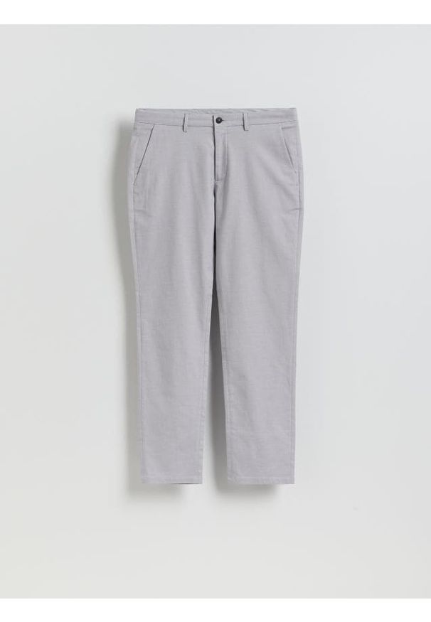 Reserved - Spodnie chino slim fit - jasnoszary. Kolor: szary. Materiał: tkanina, bawełna