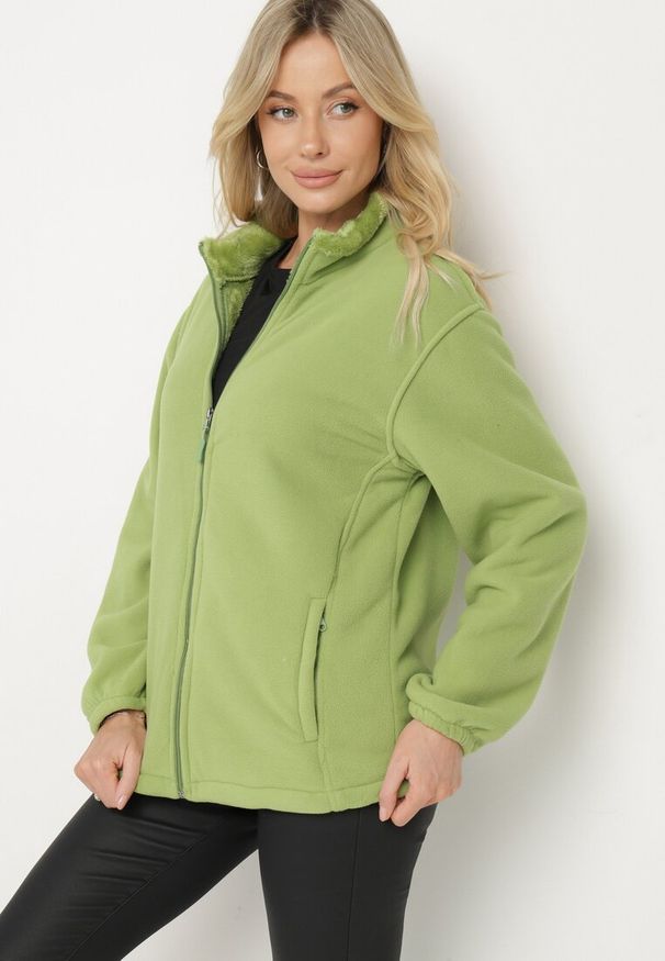 Born2be - Jasnozielony Klasyczny Polar ze Ściągaczami przy Rękawach Paradi. Okazja: do pracy, na co dzień. Kolor: zielony. Materiał: polar. Długość rękawa: długi rękaw. Długość: długie. Styl: klasyczny