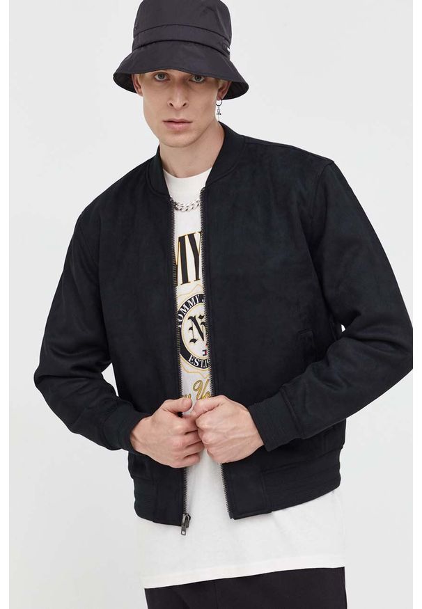 Abercrombie & Fitch kurtka bomber męski kolor czarny przejściowa. Kolor: czarny. Materiał: poliester