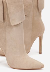 Renee - Beżowe Botki na Szpilce z Wkładką ze Skóry Naturalnej i Wywiniętą Cholewką Magneti. Nosek buta: szpiczasty. Zapięcie: zamek. Kolor: beżowy. Materiał: skóra. Szerokość cholewki: normalna. Sezon: jesień, zima. Obcas: na szpilce. Wysokość obcasa: średni #5
