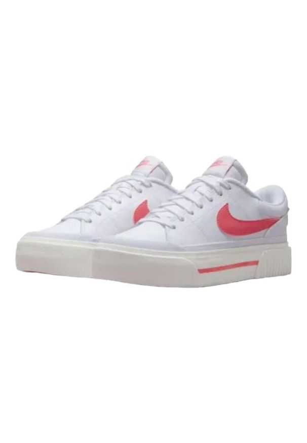 Buty do chodzenia damskie Nike Court Legacy Lift. Zapięcie: sznurówki. Kolor: biały. Materiał: materiał, skóra. Szerokość cholewki: normalna. Model: Nike Court. Sport: turystyka piesza