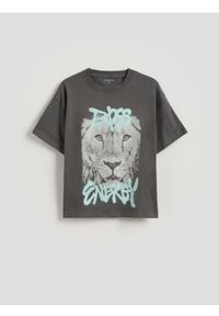 Reserved - Bawełniany t-shirt z nadrukiem - zielony. Kolor: zielony. Materiał: bawełna. Wzór: nadruk #1