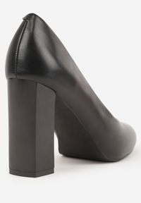 Renee - Czarne Czółenka Vices na Słupku Klocku ze Skórzaną Wkładką Esmela. Okazja: na spotkanie biznesowe, do pracy. Kolor: czarny. Materiał: skóra. Obcas: na słupku. Styl: biznesowy, street, klasyczny #7