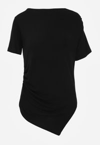 Born2be - Czarna Wiskozowa Bluzka Marszczona o Asymetrycznym Kroju z Krótkim Rękawem Menirephis. Okazja: na co dzień. Typ kołnierza: dekolt w łódkę. Kolor: czarny. Długość: krótkie. Wzór: gładki. Materiał: wiskoza. Długość rękawa: krótki rękaw. Sezon: lato. Styl: casual, klasyczny #8