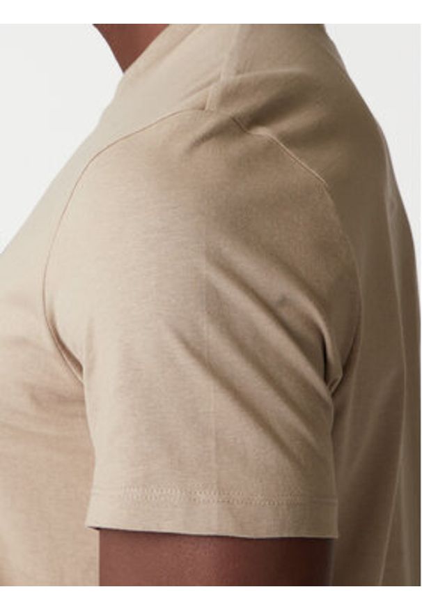 Guess T-Shirt Z6RI06 I3Z14 Beżowy Regular Fit. Kolor: beżowy. Materiał: bawełna