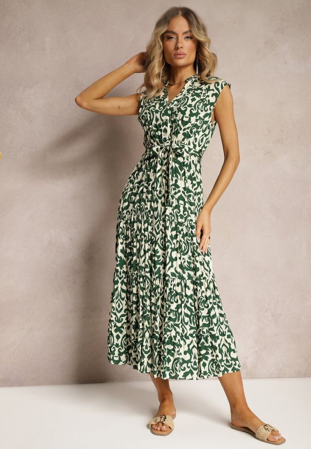 Renee - Zielona Sukienka z Wiskozy Zapinana na Guziki z Materiałowym Paskiem i Gumką w Pasie Isolia. Kolor: zielony. Materiał: materiał, wiskoza