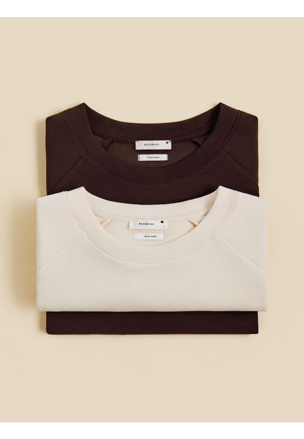 Reserved - T-shirt z modalem - ciemnobrązowy. Kolor: brązowy. Materiał: dzianina
