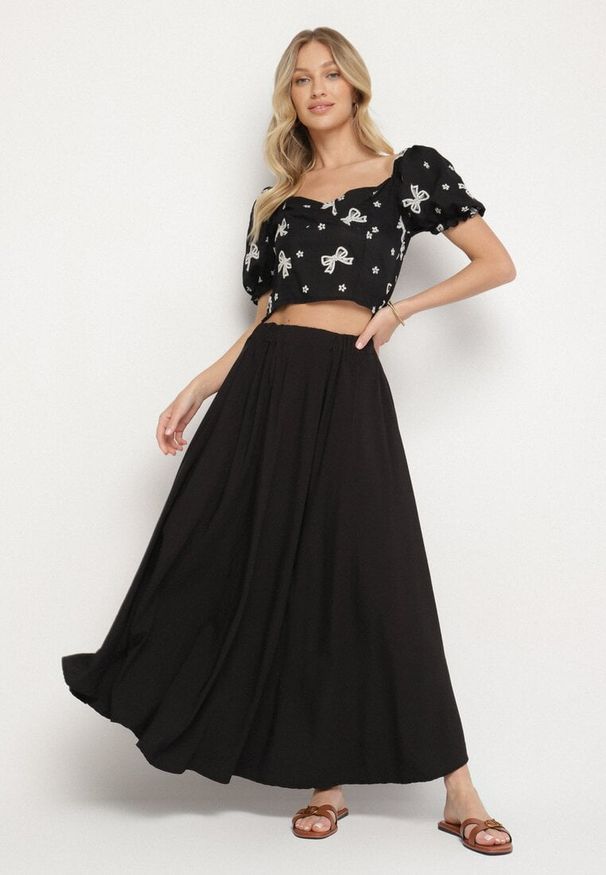 Born2be - Czarna Rozkloszowana Spódnica z Wiskozą Zisene. Okazja: na co dzień. Kolor: czarny. Materiał: wiskoza. Styl: klasyczny, elegancki, casual