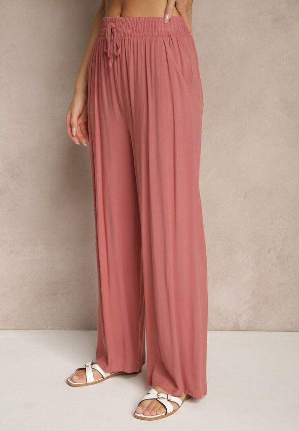 Renee - Różowe Szerokie Spodnie z Wiskozy High Waist Naivella. Stan: podwyższony. Kolor: różowy. Materiał: wiskoza. Sezon: lato