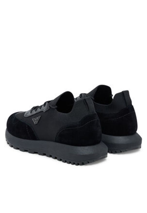 Emporio Armani Sneakersy EM003739 AF19724 MC005 Czarny. Kolor: czarny. Materiał: skóra