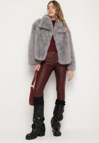 Born2be - Szara Jednorzędowa Kurtka Futerko z Szerokim Kołnierzem Conellia. Okazja: na co dzień. Kolor: szary. Materiał: futro. Styl: casual, elegancki #4