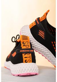Casu - Czarne buty sportowe sznurowane casu 204/43b. Kolor: czarny, wielokolorowy, pomarańczowy #1