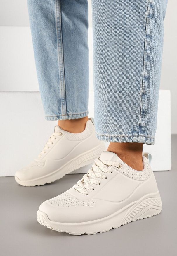 Renee - Beżowe Sneakersy z Tłoczoną Cholewką Ulithrena. Okazja: na co dzień. Kolor: beżowy. Materiał: jeans. Szerokość cholewki: normalna