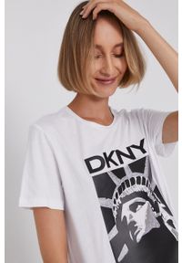 DKNY - Dkny T-shirt damski kolor biały. Okazja: na co dzień. Kolor: biały. Materiał: dzianina. Wzór: aplikacja. Styl: casual
