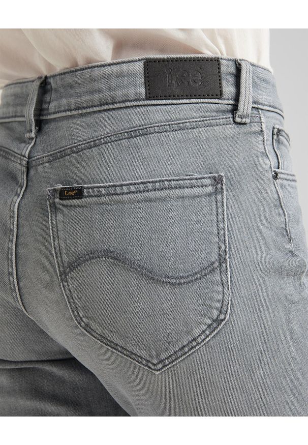 Lee - DAMSKIE SPODNIE JEANSOWE LEE MARION CLASSIC STRAIGHT L301FQVH 112105802
