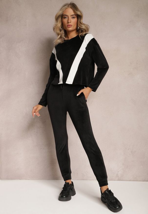 Renee - Czarny 2-częściowy Komplet Dresowy Welurowy z Bluzą i Spodniami Vestali. Kolor: czarny. Materiał: dresówka, welur
