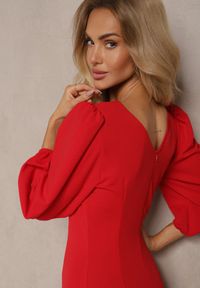 Renee - Czerwona Sukienka o Dopasowanym Kroju z Lekko Bufiastymi Rękawami Zinnashira. Okazja: na spotkanie biznesowe. Kolor: czerwony. Typ sukienki: dopasowane. Styl: biznesowy, klasyczny, elegancki #3