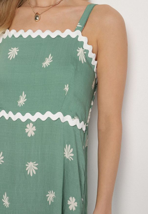 Born2be - Zielona Wiskozowa Sukienka z Geometrycznym Wzorem Lenirisa. Okazja: na co dzień. Kolor: zielony. Materiał: wiskoza. Długość rękawa: na ramiączkach. Wzór: geometria. Typ sukienki: proste. Styl: elegancki, klasyczny, casual