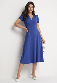 Born2be - Niebieska Sukienka Rozkloszowana z Wiskozą z Poduszkami w Ramionach Awerla. Okazja: na co dzień. Typ kołnierza: dekolt w kształcie V. Kolor: niebieski. Materiał: wiskoza. Długość rękawa: krótki rękaw. Styl: klasyczny, casual, elegancki #7