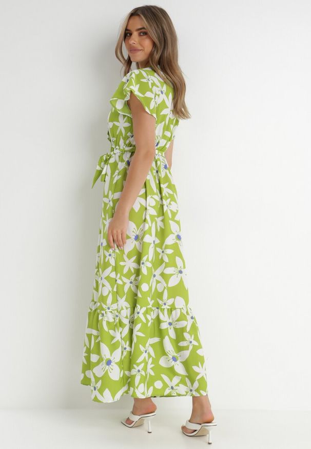 Born2be - Jasnozielona Sukienka Marrie. Kolor: zielony. Materiał: materiał. Długość rękawa: krótki rękaw. Wzór: kwiaty. Sezon: lato. Typ sukienki: kopertowe. Długość: maxi