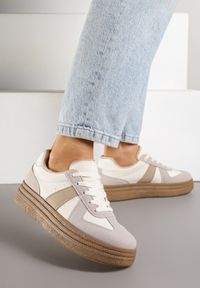 Renee - Ciemnobeżowe Sneakersy w Stylu Kultowych Tenisówek na Grubej Podeszwie Nanniris. Nosek buta: okrągły. Zapięcie: sznurówki. Kolor: beżowy. Materiał: materiał. Obcas: na obcasie. Wysokość obcasa: niski