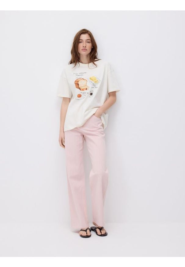 Reserved - Jeansy wide leg w prążek - różowy. Kolor: różowy. Wzór: prążki