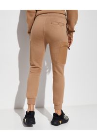 Burberry - BURBERRY - Bawełniane spodnie dresowe. Kolor: beżowy. Materiał: dresówka, bawełna. Wzór: haft #4