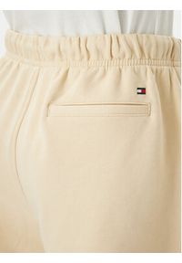 TOMMY HILFIGER - Tommy Hilfiger Szorty sportowe Logo Embroidery WW0WW48765 Beżowy jasny Regular Fit. Kolor: beżowy. Materiał: bawełna #2