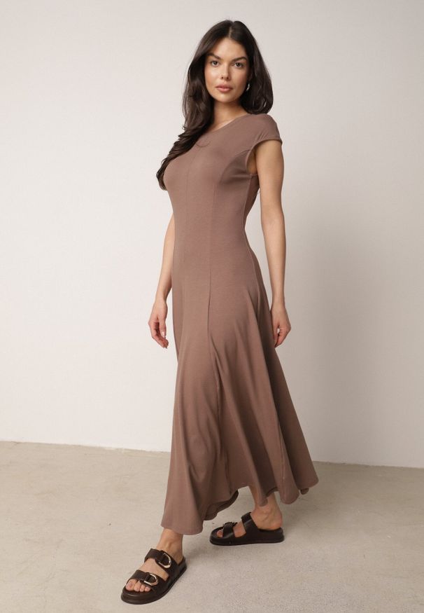 Born2be - Brązowa Rozkloszowana Bawełniana Sukienka Dzianinowa Mahanaim. Okazja: do pracy, na co dzień. Kolor: brązowy. Materiał: bawełna, dzianina. Wzór: ażurowy. Typ sukienki: proste, rozkloszowane. Styl: elegancki, casual