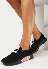 Born2be - Czarno-Różowe Buty Sportowe Refika. Nosek buta: okrągły. Zapięcie: bez zapięcia. Kolor: czarny. Materiał: materiał, prążkowany. Szerokość cholewki: normalna. Wzór: jednolity #5