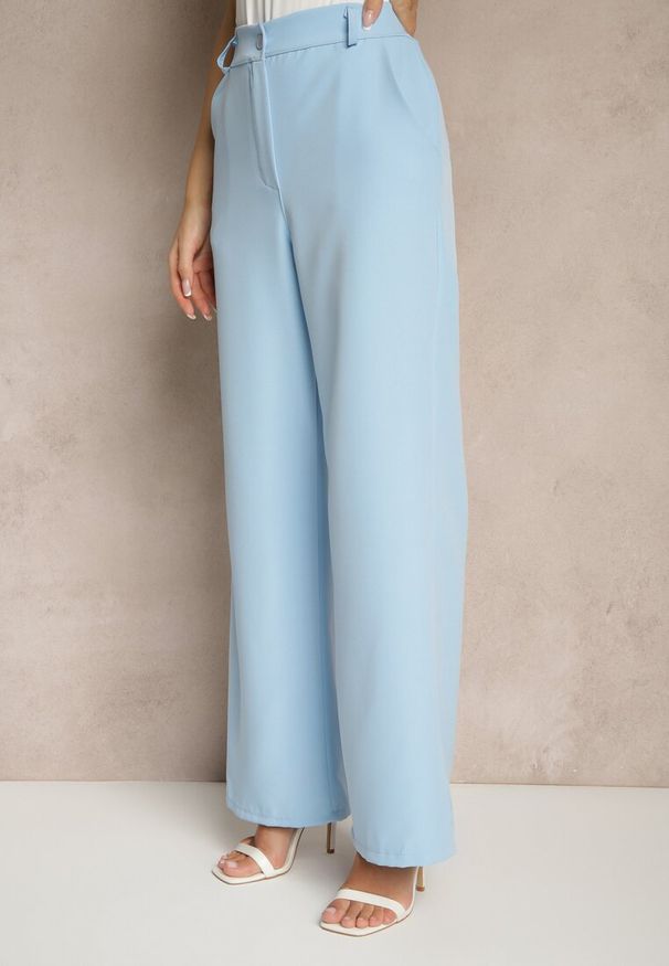 Renee - Niebieskie Spodnie Garniturowe High Waist Viviorea. Okazja: na spotkanie biznesowe. Stan: podwyższony. Kolor: niebieski. Styl: biznesowy, klasyczny