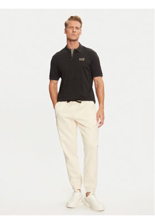 EA7 Emporio Armani Polo 6DPF09 PJOLZ 0200 Czarny Regular Fit. Typ kołnierza: polo. Kolor: czarny. Materiał: bawełna
