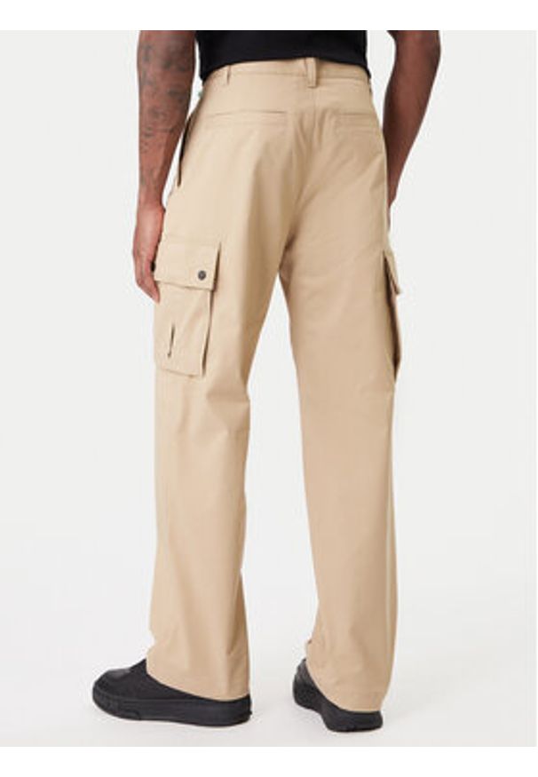 Hugo - HUGO Spodnie materiałowe Craysen 50553180 Beżowy Straight Fit. Kolor: beżowy. Materiał: bawełna