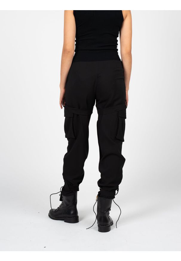 La Haine Inside Us Spodnie Cargo | LW929 | Kobieta | Czarny. Okazja: na co dzień. Kolor: czarny. Materiał: poliester, elastan. Wzór: aplikacja, jednolity. Styl: elegancki, casual