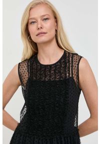 MAX&Co. sukienka kolor czarny mini rozkloszowana. Kolor: czarny. Materiał: dzianina. Typ sukienki: rozkloszowane. Styl: klasyczny. Długość: mini #4