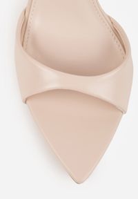 Born2be - Beżowe Sandały na Szpilce ze Sprzączką wokół Kostki Tini. Okazja: na co dzień. Zapięcie: sprzączka. Kolor: beżowy. Materiał: jeans. Obcas: na szpilce. Styl: casual, klasyczny, elegancki #3