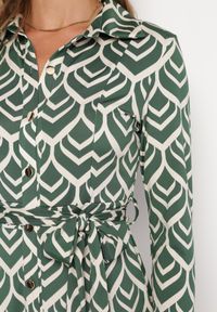 Born2be - Zielona Koszulowa Sukienka Midi z Wiązanym Paskiem Ephima. Kolor: zielony. Materiał: materiał. Typ sukienki: koszulowe. Długość: midi #5