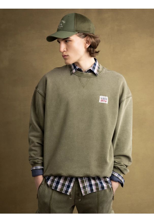 Big-Star - Bluza męska z efektem sprania khaki Caron 303. Okazja: na co dzień. Kolor: zielony. Materiał: dzianina, materiał, żakard. Wzór: aplikacja, ze splotem. Styl: casual