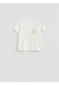 Reserved - T-shirt z aplikacją - inny. Materiał: bawełna. Wzór: aplikacja #1