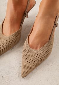 Born2be - Ciemnobeżowe Czółenka na Szpilce z Odkrytą Piętą i Ażurową Cholewką Erifera. Okazja: na co dzień. Zapięcie: sprzączka. Kolor: beżowy. Materiał: jeans. Szerokość cholewki: normalna. Wzór: ażurowy. Obcas: na szpilce. Styl: casual, elegancki, klasyczny #9