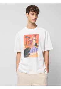 outhorn - T-shirt oversize z nadrukiem męski - złamana biel. Materiał: prążkowany, materiał, dzianina, bawełna. Wzór: nadruk. Sezon: lato. Styl: wakacyjny