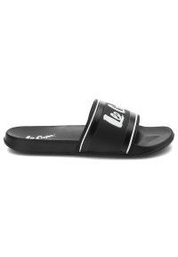 Czarne Klapki Lee Cooper Męskie Profilowane Buty Na Lato. Kolor: czarny. Sezon: lato. Styl: elegancki, wakacyjny, klasyczny