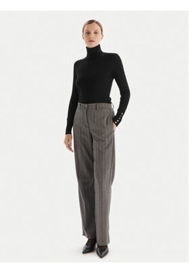 Fracomina Golf FR25WT7001K42101 Czarny Regular Fit. Typ kołnierza: golf. Kolor: czarny. Materiał: wiskoza