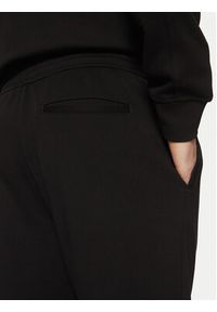 Armani Exchange Spodnie dresowe XM000218 AF10830 UC001 Czarny Regular Fit. Kolor: czarny. Materiał: bawełna #4